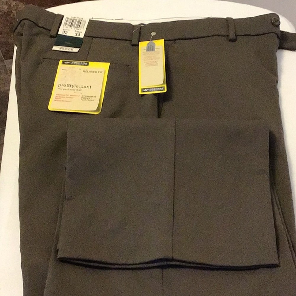 Nwt, brown Docker dress pants